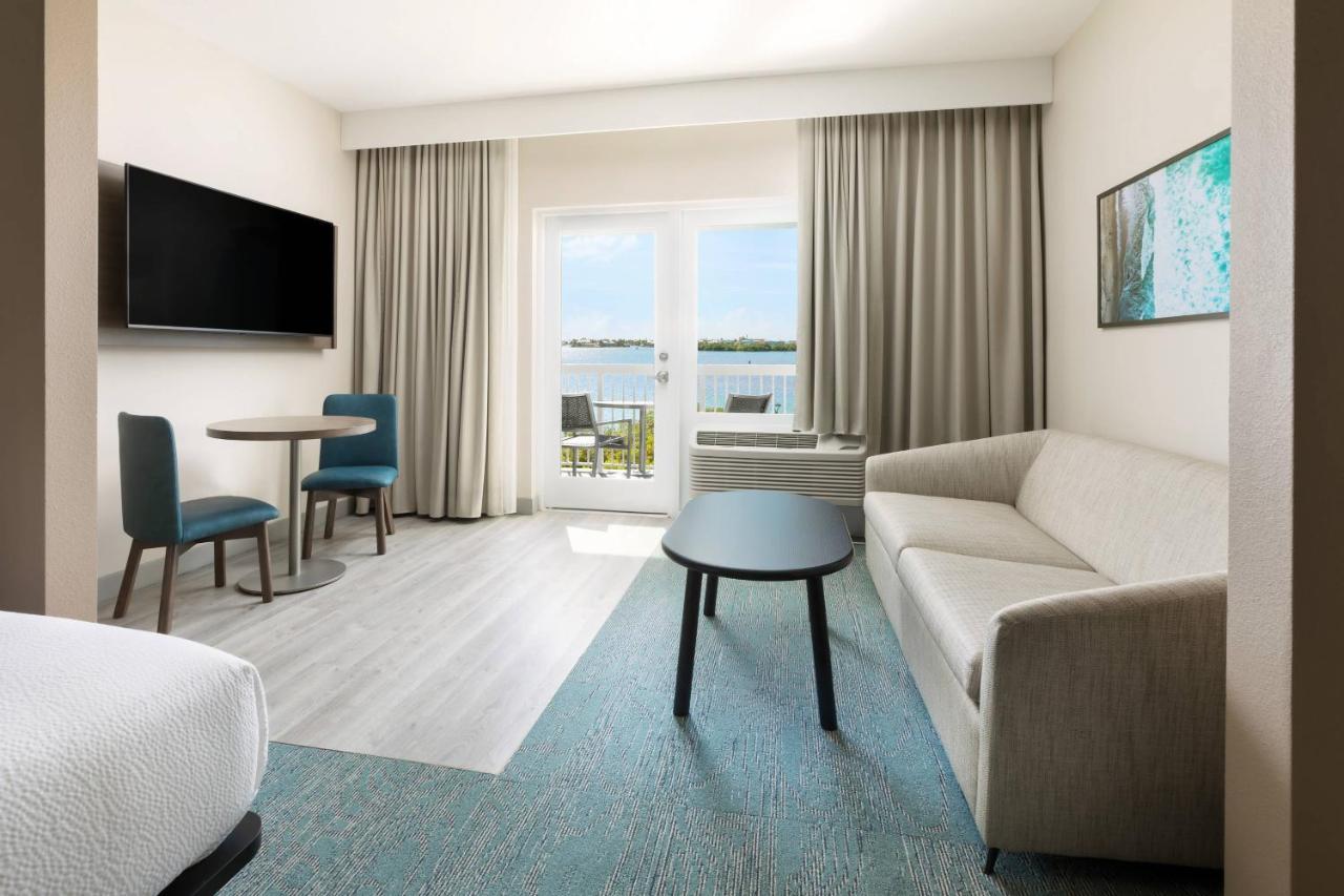 Fairfield By Marriott Inn & Suites Marathon Florida Keys Exterior photo